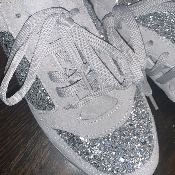 Office glitter and suede sneakers - Picture 2 of 5